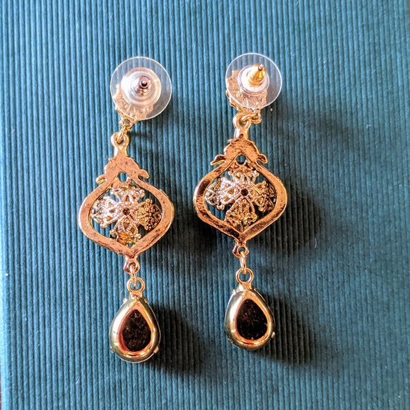 Miss Ellie NYC Chandelier Drop Earrings gold tone - Picture 6 of 6